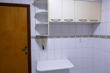 Apartamento para alugar com 69m², 2 quartos e 2 vagas Apartamento para alugar com 69m², 2 quartos e 2 vagasCozinha - Armários