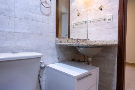 Apartamento para alugar com 69m², 2 quartos e 2 vagas Apartamento para alugar com 69m², 2 quartos e 2 vagasBanheiro da Suíte