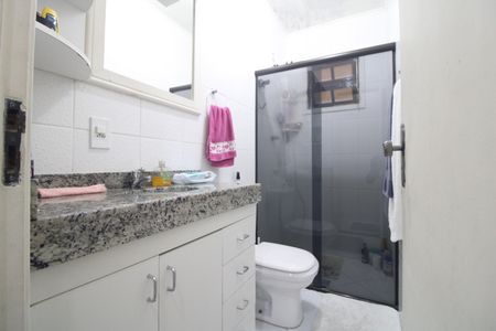 Banheiro comum de casa à venda com 4 quartos, 200m² em Vila Constanca, São Paulo