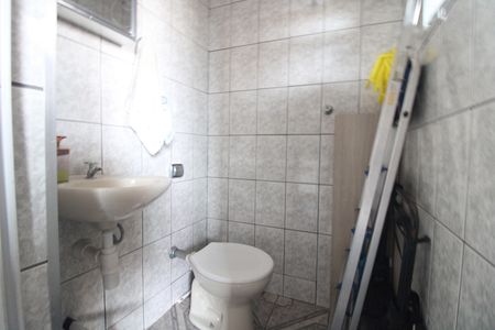 Casa à venda com 200m², 4 quartos e 4 vagasCasa 2/ banheiro de serviço
