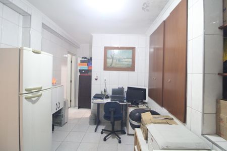 Casa à venda com 200m², 4 quartos e 4 vagasEscritório