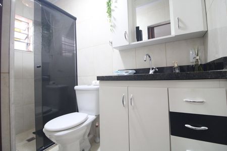 Casa à venda com 200m², 4 quartos e 4 vagasCasa 2/ banheiro
