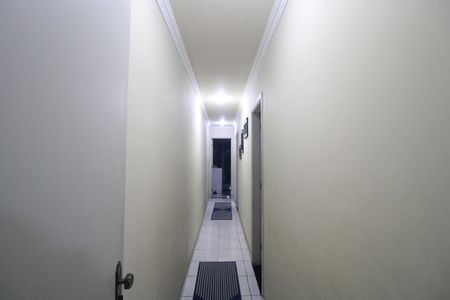 Casa à venda com 200m², 4 quartos e 4 vagasCorredor