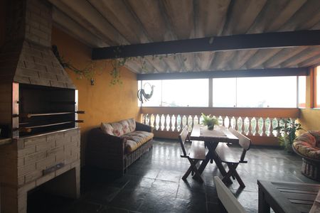 Casa à venda com 200m², 4 quartos e 4 vagasCasa 2 / varanda