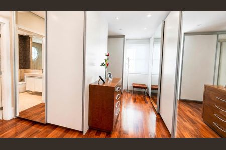Apartamento à venda com 360m², 4 quartos e 6 vagas