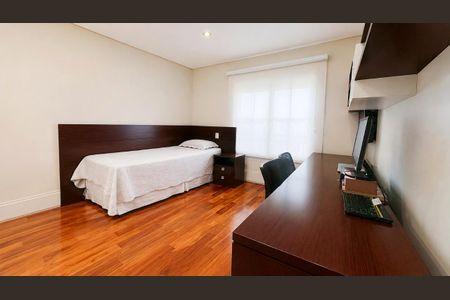 Apartamento à venda com 360m², 4 quartos e 6 vagas