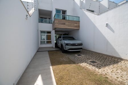 Casa à venda com 115m², 3 quartos e 2 vagas Casa à venda com 115m², 3 quartos e 2 vagasGaragem