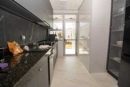 Casa à venda com 115m², 3 quartos e 2 vagas Casa à venda com 115m², 3 quartos e 2 vagasCozinha