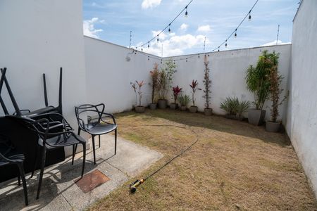 Casa à venda com 115m², 3 quartos e 2 vagas Casa à venda com 115m², 3 quartos e 2 vagasÁrea externa