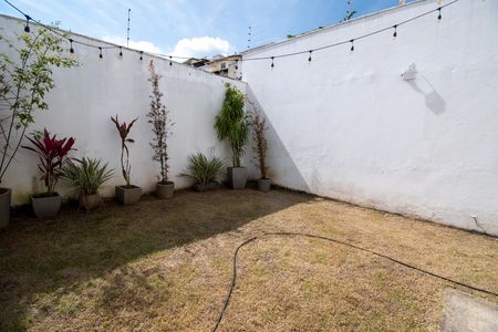 Casa à venda com 115m², 3 quartos e 2 vagas Casa à venda com 115m², 3 quartos e 2 vagasÁrea externa