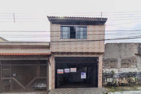 Casa para alugar com 120m², 3 quartos e 1 vaga Casa para alugar com 120m², 3 quartos e 1 vagaFachada