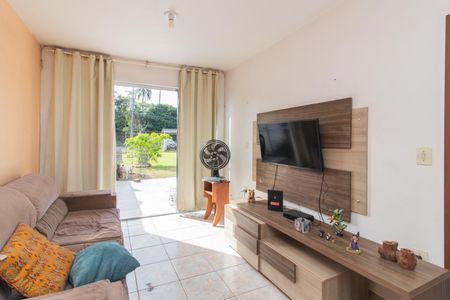 Sala de casa para alugar com 2 quartos, 330m² em Chapéu do Sol, Porto Alegre