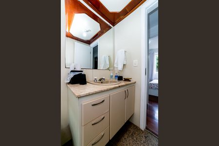 Apartamento à venda com 160m², 4 quartos e 2 vagasBanheiro Social