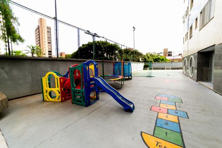 Apartamento à venda com 160m², 4 quartos e 2 vagasÁrea comum - Playground