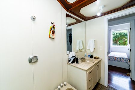 Apartamento à venda com 160m², 4 quartos e 2 vagasBanheiro Social