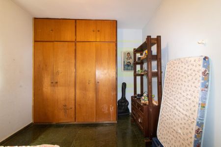 Casa à venda com 235m², 5 quartos e 4 vagas Casa à venda com 235m², 5 quartos e 4 vagasQuarto 1