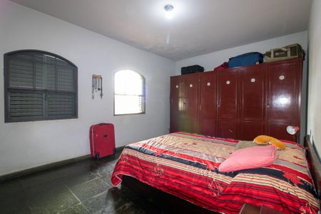 Casa à venda com 235m², 5 quartos e 4 vagas Casa à venda com 235m², 5 quartos e 4 vagasQuarto 3