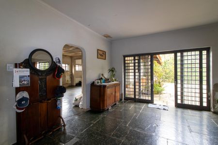 Casa à venda com 235m², 5 quartos e 4 vagas Casa à venda com 235m², 5 quartos e 4 vagasSala de Jantar