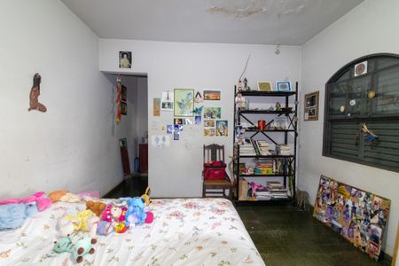 Casa à venda com 235m², 5 quartos e 4 vagas Casa à venda com 235m², 5 quartos e 4 vagasQuarto 2