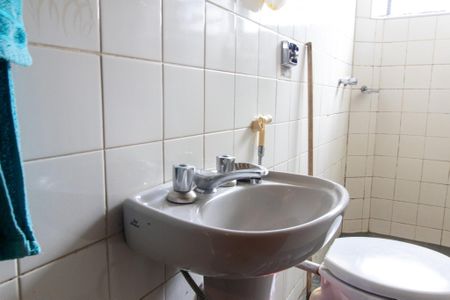Casa à venda com 235m², 5 quartos e 4 vagas Casa à venda com 235m², 5 quartos e 4 vagasBanheiro 2
