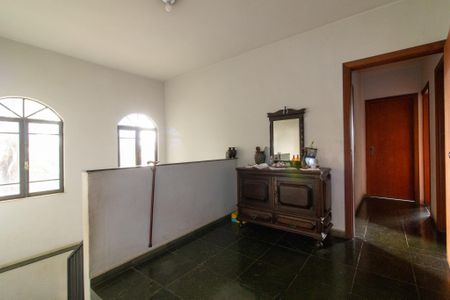 Casa à venda com 235m², 5 quartos e 4 vagas