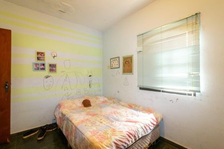 Casa à venda com 235m², 5 quartos e 4 vagas Casa à venda com 235m², 5 quartos e 4 vagasQuarto 1