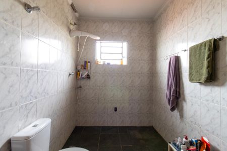 Casa à venda com 235m², 5 quartos e 4 vagas Casa à venda com 235m², 5 quartos e 4 vagasBanheiro 3