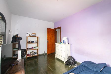 Casa à venda com 235m², 5 quartos e 4 vagas Casa à venda com 235m², 5 quartos e 4 vagasQuarto 5