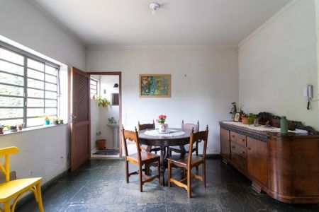 Casa à venda com 235m², 5 quartos e 4 vagas Casa à venda com 235m², 5 quartos e 4 vagasSala de Jantar