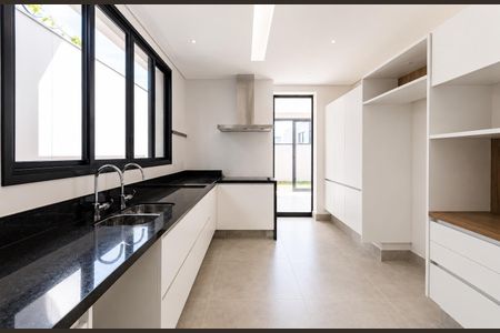 Casa à venda com 3 quartos, 308m² em Alphaville Dom Pedro 2, Campinas