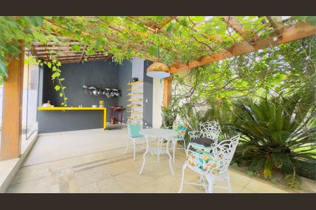 Casa à venda com 473m², 4 quartos e 4 vagas