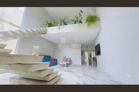 Casa à venda com 473m², 4 quartos e 4 vagas
