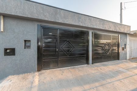 Casa para alugar com 105m², 3 quartos e 2 vagas Casa para alugar com 105m², 3 quartos e 2 vagasFachada
