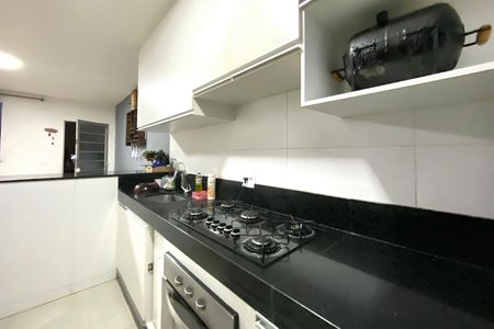 Apartamento à venda com 52m², 2 quartos e 1 vaga Apartamento à venda com 52m², 2 quartos e 1 vagaCozinha