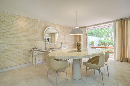 Casa à venda com 5 quartos, 436m² em Jardim Cordeiro, São Paulo
