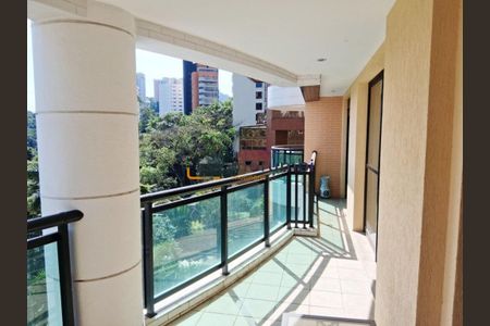 Apartamento à venda com 191m², 3 quartos e 3 vagas