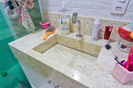Casa à venda com 147m², 3 quartos e 2 vagasBanheiro da Suíte