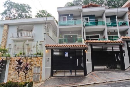 Casa à venda com 147m², 3 quartos e 2 vagasFachada + Placa