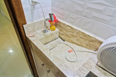 Casa à venda com 147m², 3 quartos e 2 vagasBanheiro