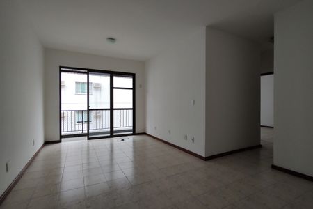 Apartamento à venda com 63m², 2 quartos e 1 vaga Apartamento à venda com 63m², 2 quartos e 1 vagaSala