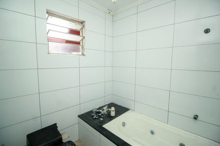 Casa à venda com 202m², 4 quartos e 4 vagas Casa à venda com 202m², 4 quartos e 4 vagasBanheiro da Suíte