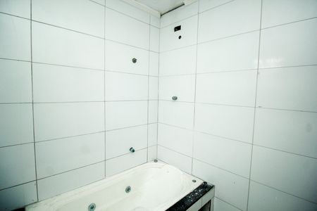Casa à venda com 202m², 4 quartos e 4 vagas Casa à venda com 202m², 4 quartos e 4 vagasBanheiro da Suíte