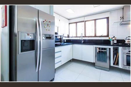 Apartamento para alugar com 4 quartos, 230m² em Jardim Vila Mariana, São Paulo