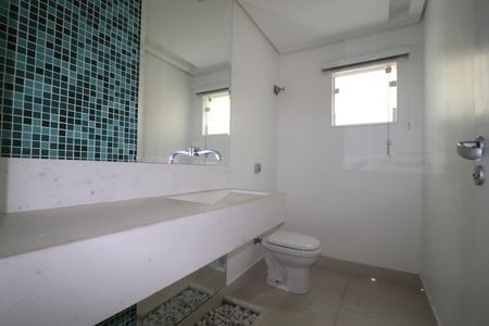 Casa para alugar com 300m², 3 quartos e 4 vagasLavabo