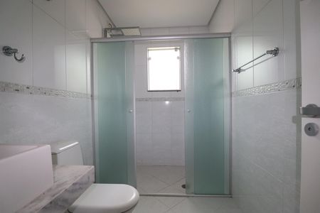 Casa para alugar com 300m², 3 quartos e 4 vagasBanheiro 2