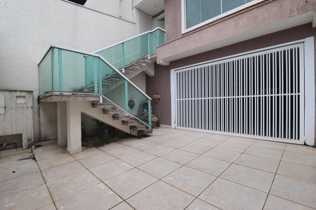 Casa para alugar com 300m², 3 quartos e 4 vagasFachada Casa