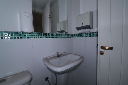 Casa para alugar com 300m², 3 quartos e 4 vagasBanheiro Garagem
