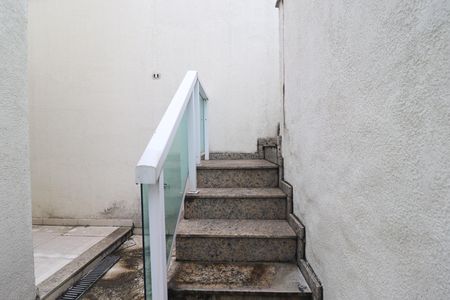 Casa para alugar com 300m², 3 quartos e 4 vagasEscada Terraço