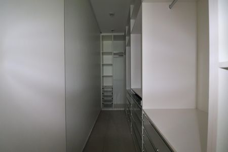 Casa para alugar com 300m², 3 quartos e 4 vagasCloset Quarto 1 suíte
