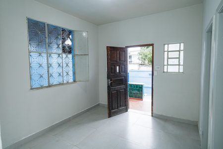 Casa para alugar com 55m², 2 quartos e sem vaga Casa para alugar com 55m², 2 quartos e sem vagaSala